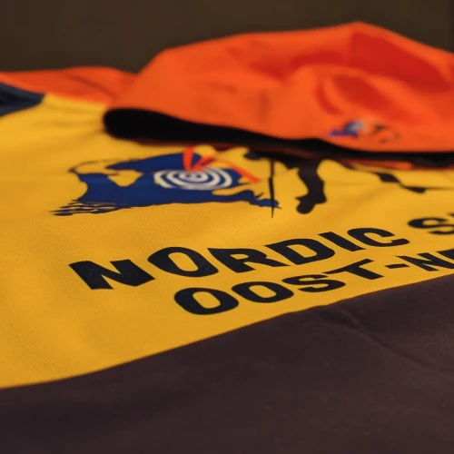 De nieuwe clubkleding is er klaar voor.